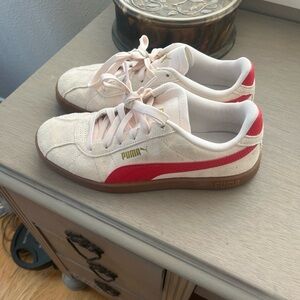 Puma Cream and Red Casual Sneakers
